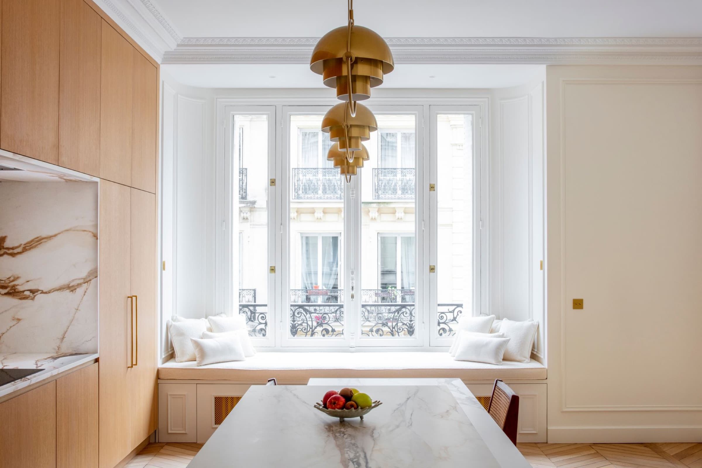 Cuisine lumineuse avec plan de travail en céramique Antique Oro